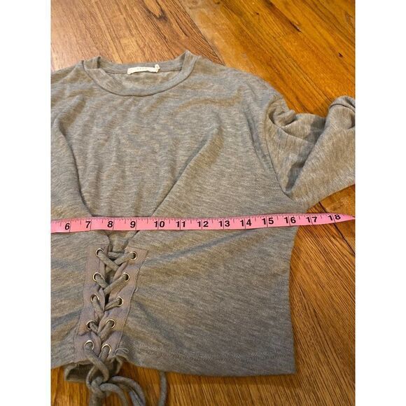 Lush women's grey flared sleeve with corset tie bottom pullover sweater size XS - Picture 6 of 7